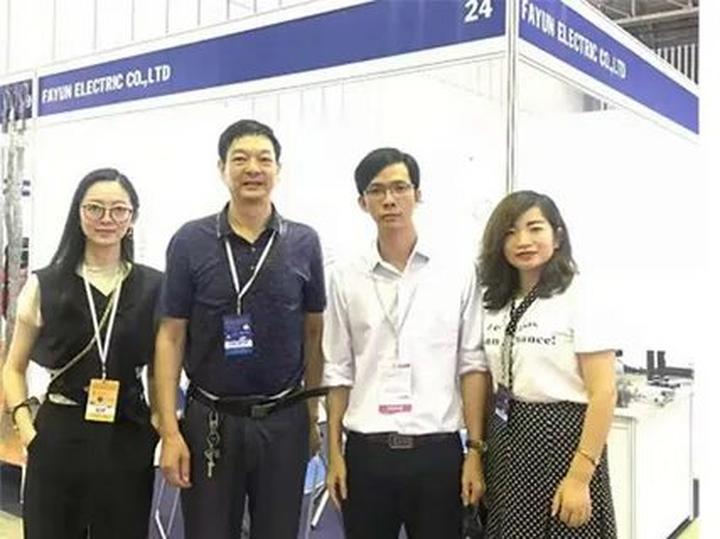 Đọc sách, kiếm tiền: Hotspot Matrix và tương lai của Vlogger sách