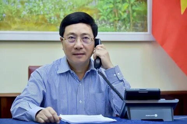 Triệu Lộ Tư cắt phăng mái tóc - Cảm hứng video marketing từ Hotspot Matrix